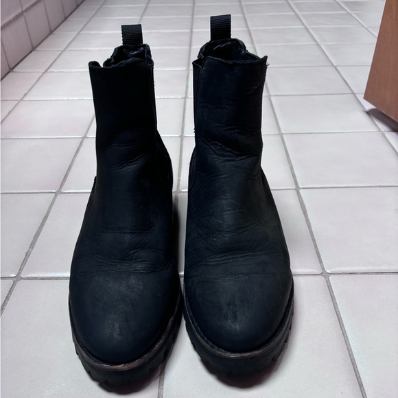 Thursday boots women’s 8.5- The Legend - Picture 2 of 5